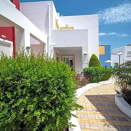 Gennadi Gardens & 3*