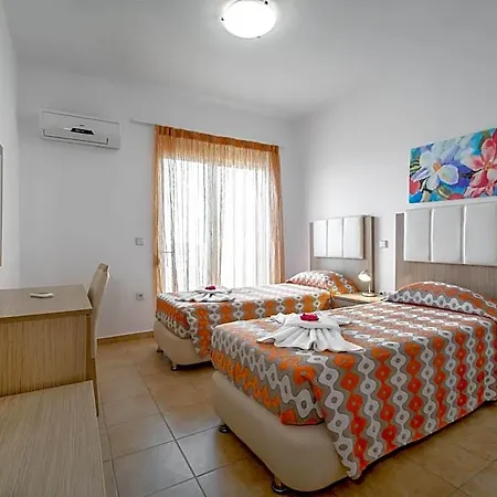 Gennadi Gardens & Hotel 3*
